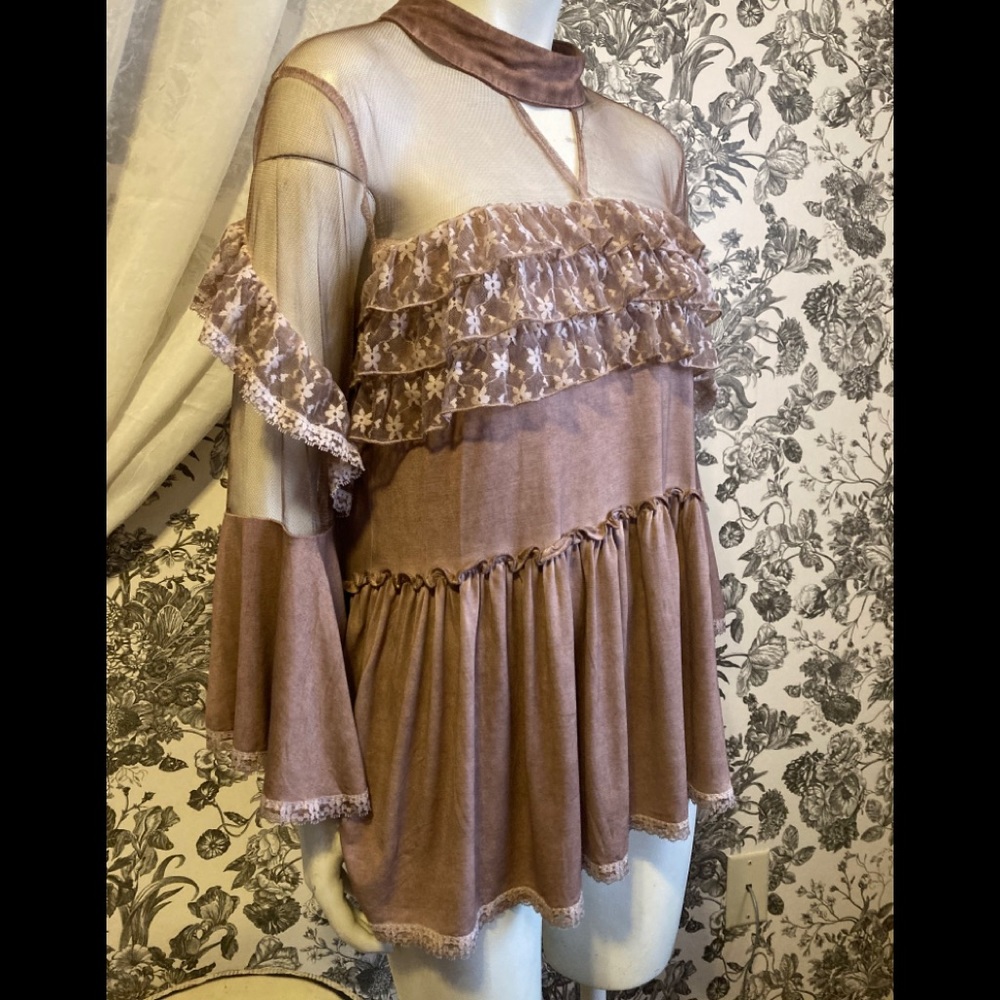 One left! Host pick POL cocoa ruffled babydoll top - Picture 4 of 10